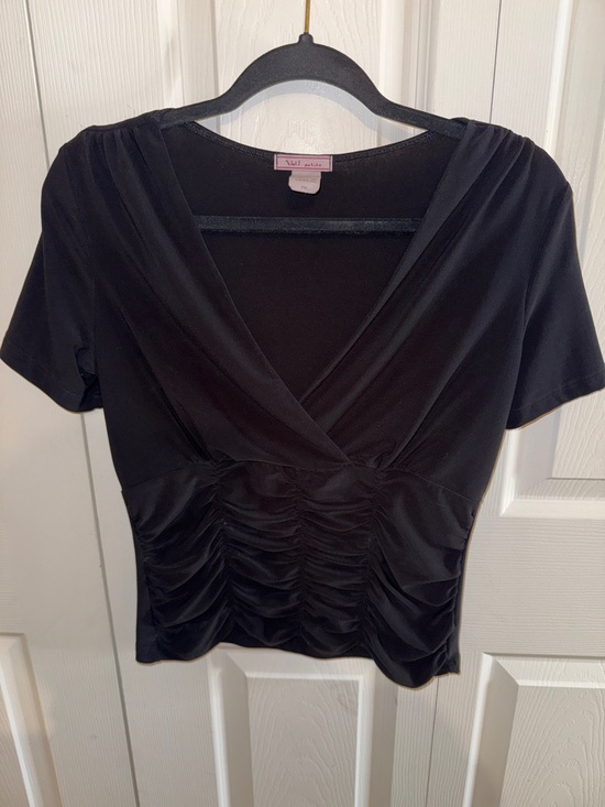 Vol.1 Tops - Women's Black V-Neck Ruched Top size PM
